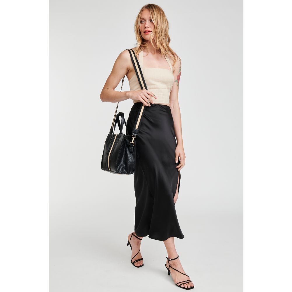 Woman wearing Black Moda Luxe Jasmine Tote 842017127017 View 4 | Black