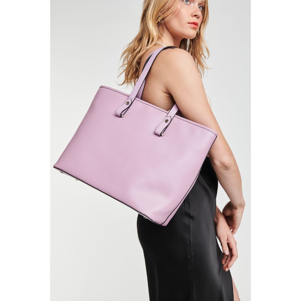 Woman wearing Violet Moda Luxe Jane Tote 842017122111 View 1 | Violet