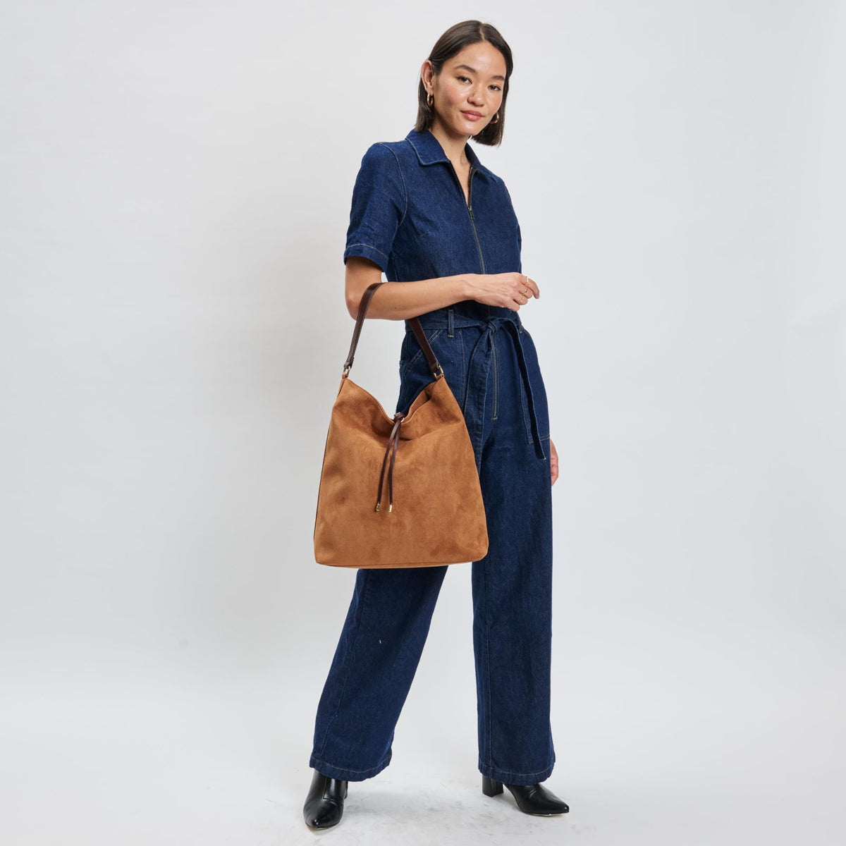 Woman wearing Cognac Moda Luxe Felicity Hobo 842017139362 View 2 | Cognac