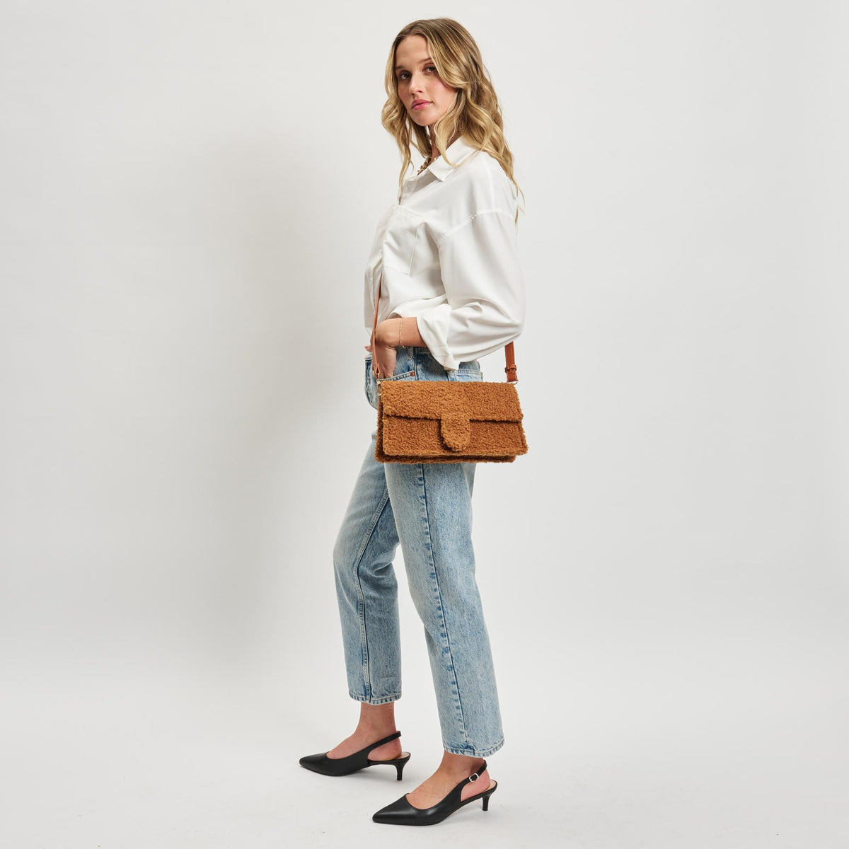 Woman wearing Tan Moda Luxe Fergie Crossbody 842017133735 View 4 | Tan