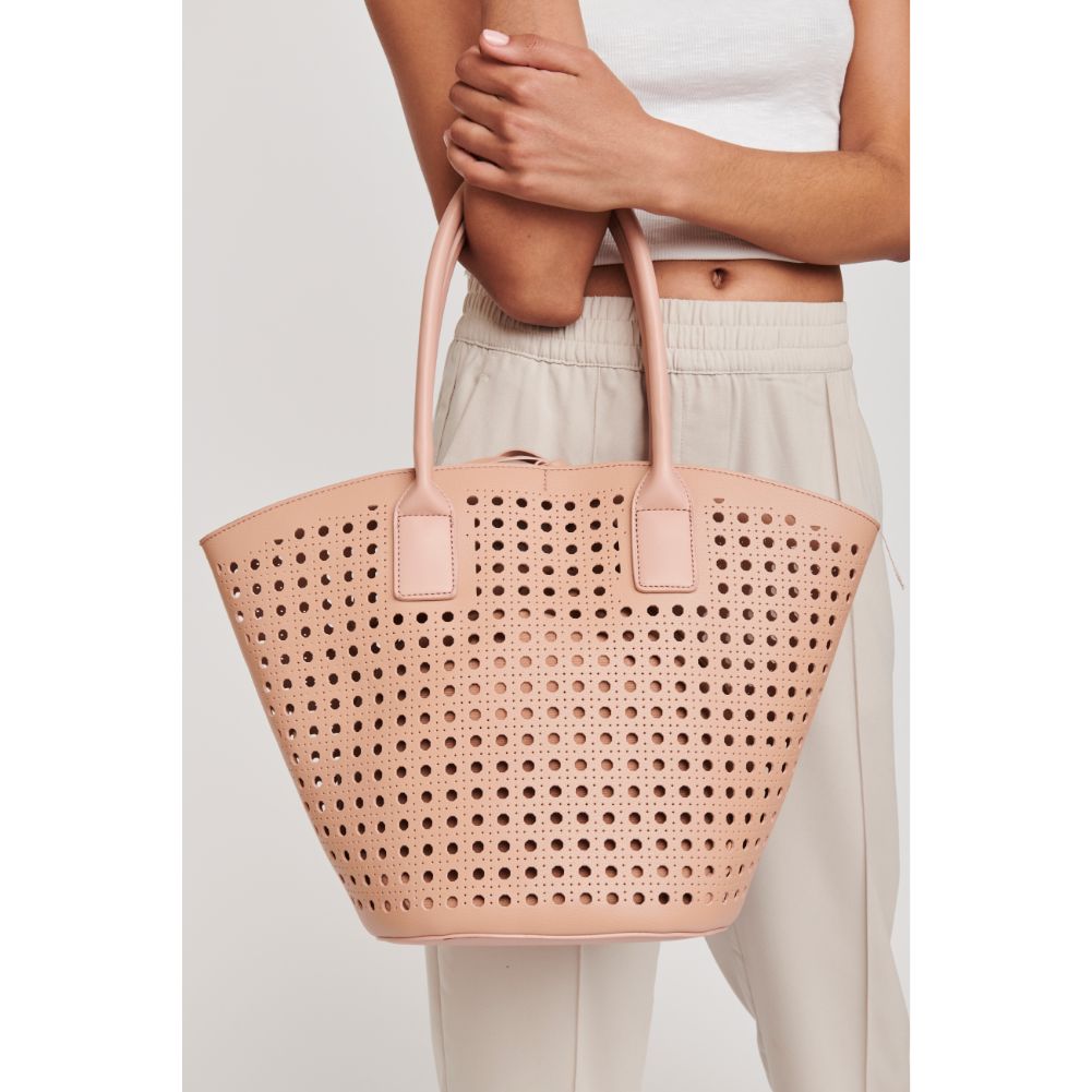Woman wearing Nude Moda Luxe Palmas Tote 842017123750 View 1 | Nude