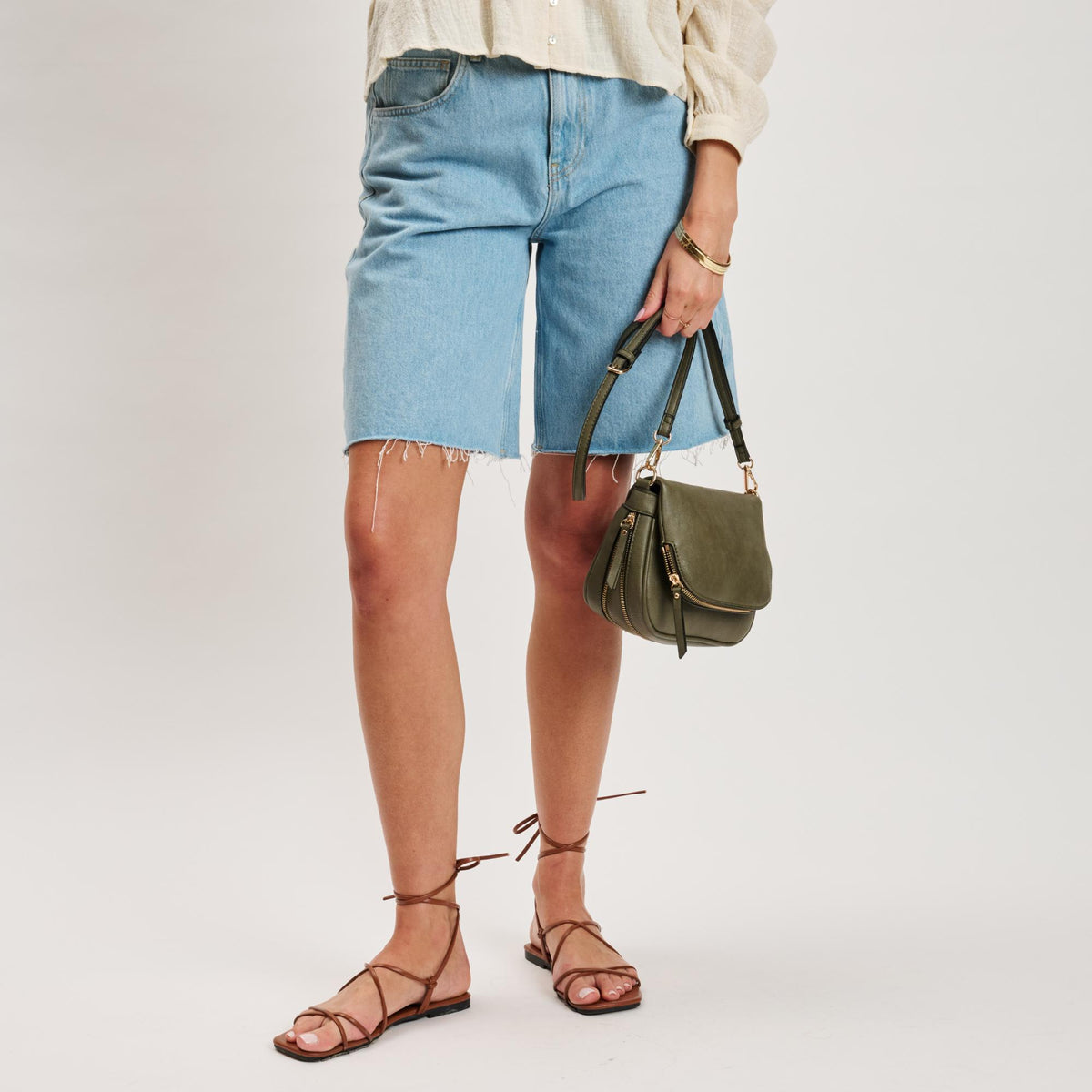 Woman wearing Olive Moda Luxe Diva Crossbody 842017114871 View 3 | Olive