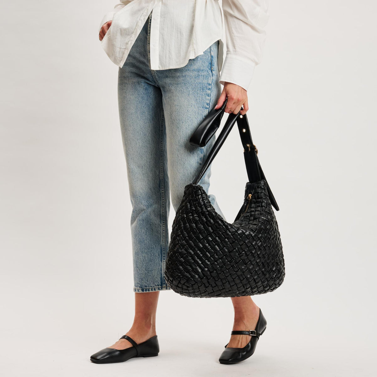 Woman wearing Black Moda Luxe Classica Crossbody 842017135470 View 3 | Black