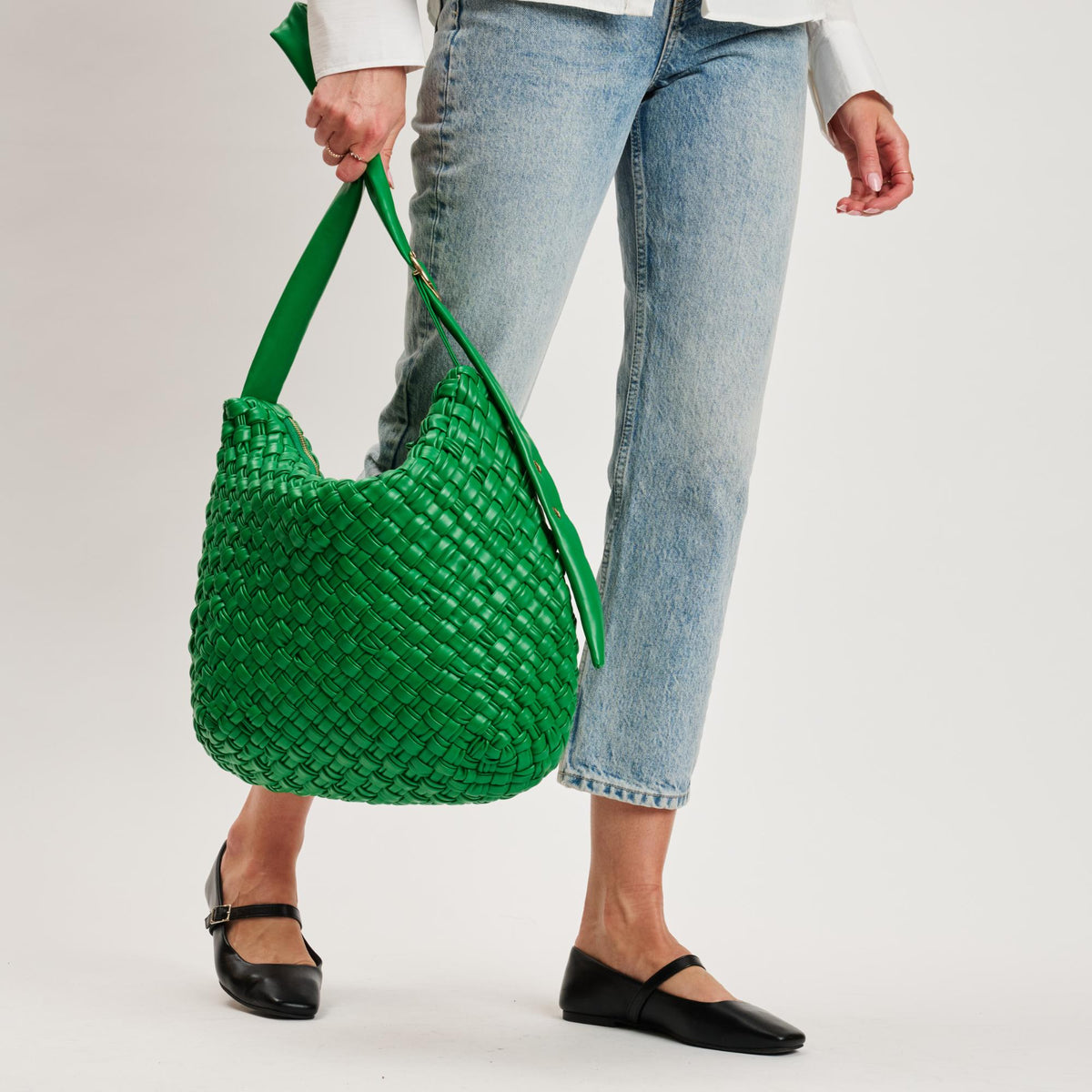 Woman wearing Kelly Green Moda Luxe Classica Crossbody 842017135500 View 3 | Kelly Green
