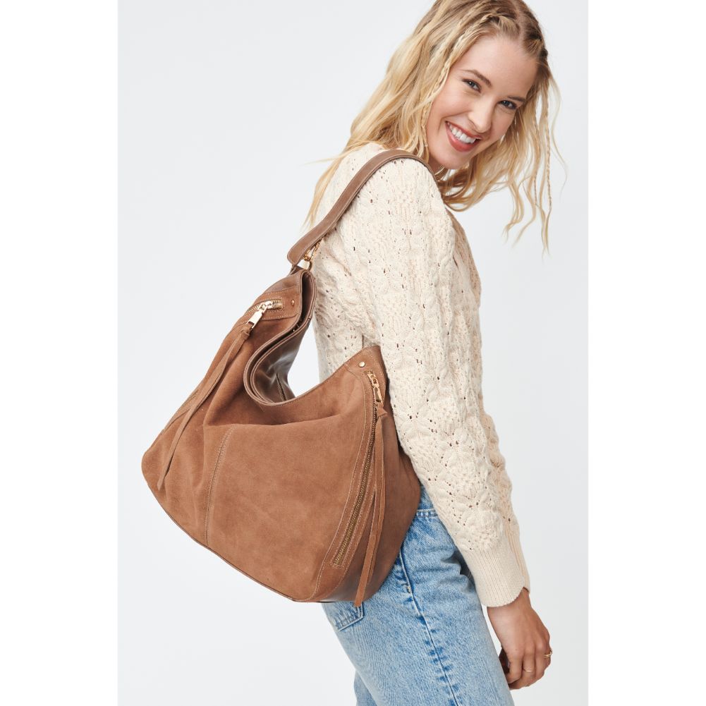 Woman wearing Nutmeg Moda Luxe Emilia Hobo 842017130680 View 1 | Nutmeg