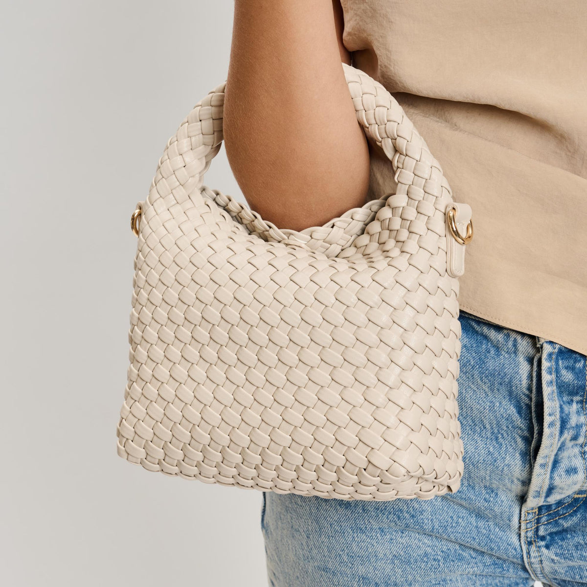 Woman wearing Ivory Moda Luxe Jessamine Crossbody 842017135715 View 4 | Ivory