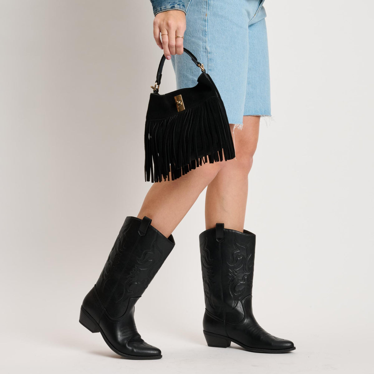 Woman wearing Black Moda Luxe Faith Crossbody 842017139034 View 4 | Black