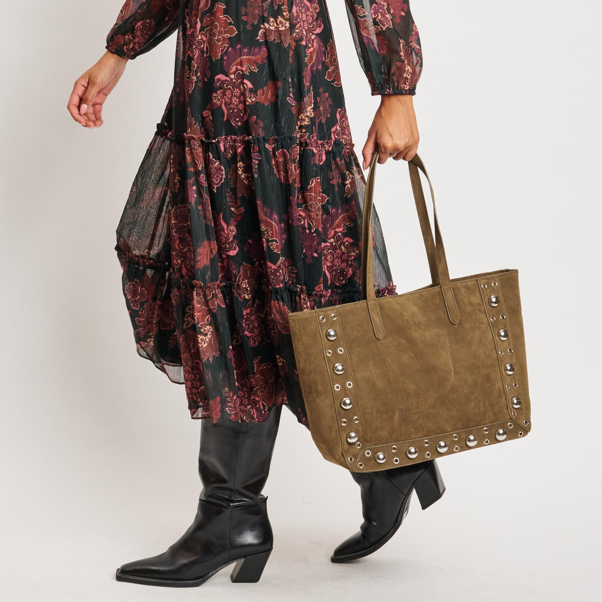 Woman wearing Olive Moda Luxe Karli Tote 842017139928 View 4 | Olive