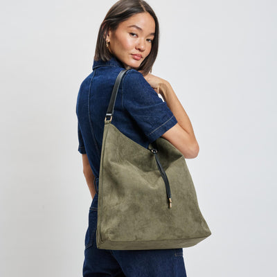 Woman wearing Olive Sol and Selene Felicity Hobo 842017139379 View 1 | Olive