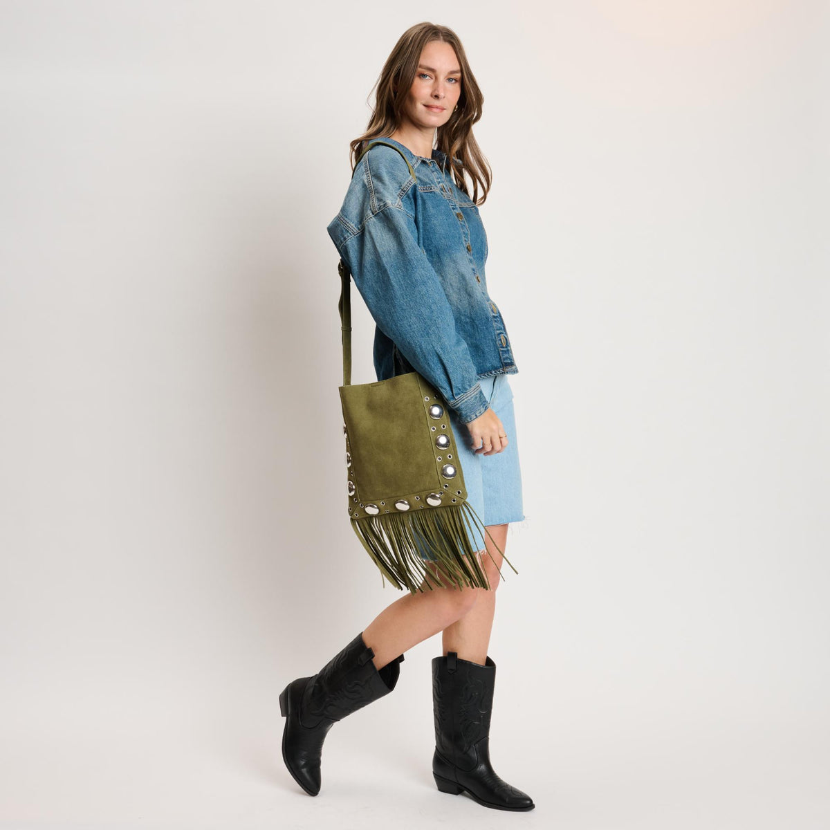 Woman wearing Olive Moda Luxe Courtney Crossbody 842017140566 View 4 | Olive