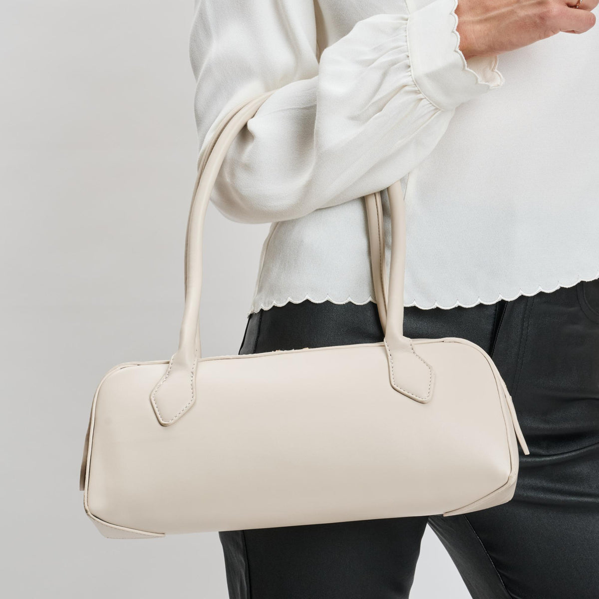Woman wearing Oatmilk Moda Luxe Betty Shoulder Bag 842017139423 View 4 | Oatmilk