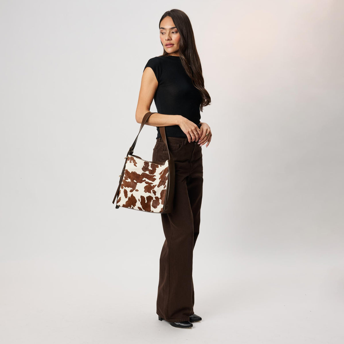 Woman wearing Brown Cow Moda Luxe Shania Hobo 842017142522 View 4 | Brown Cow