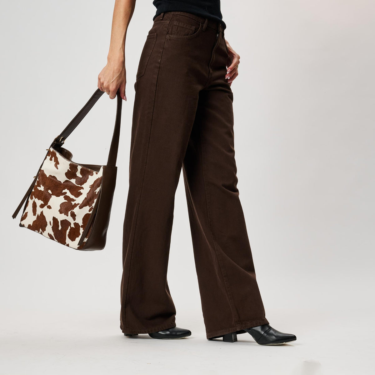 Woman wearing Brown Cow Moda Luxe Shania Hobo 842017142522 View 3 | Brown Cow