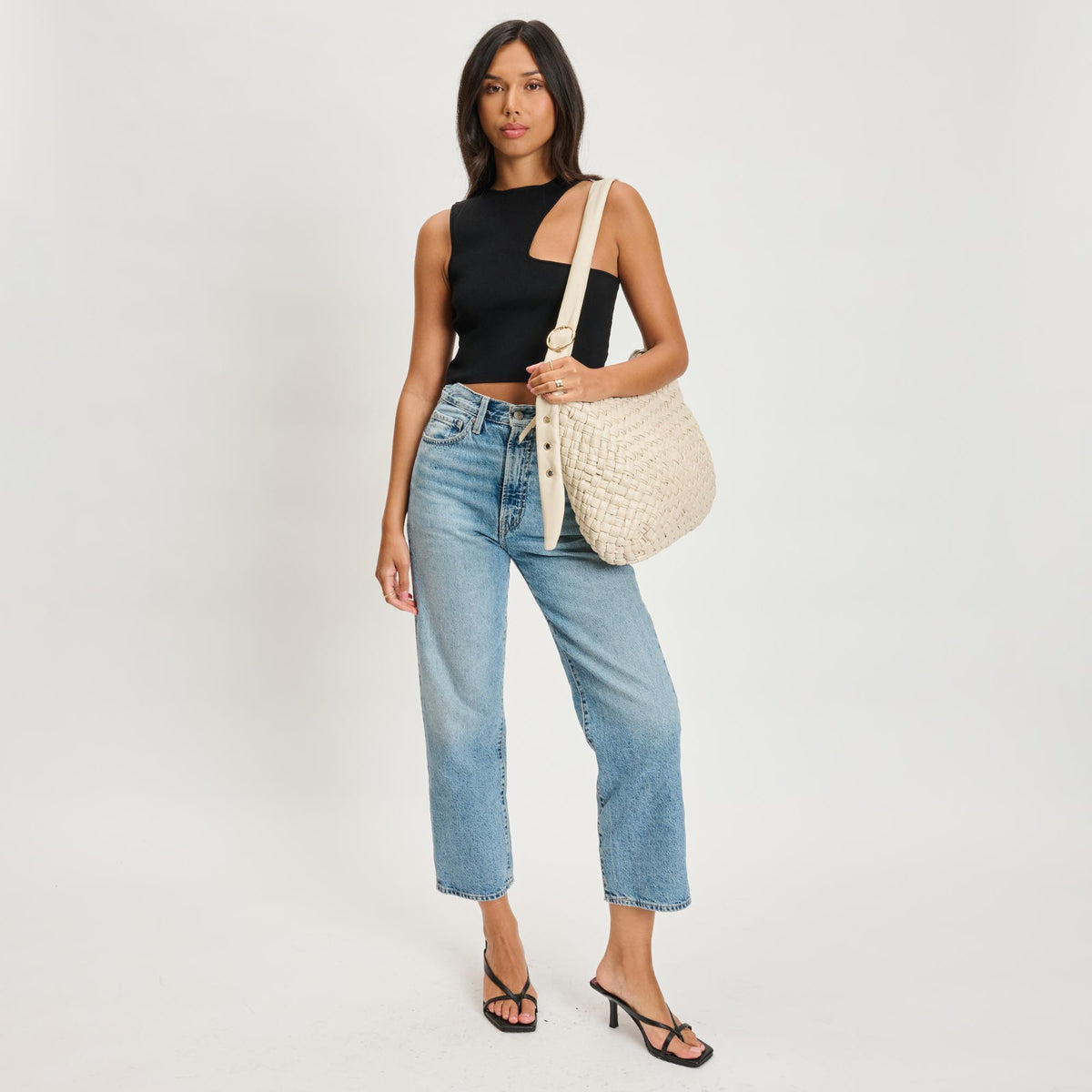 Woman wearing Oatmilk Moda Luxe Classica Crossbody 842017135494 View 4 | Oatmilk