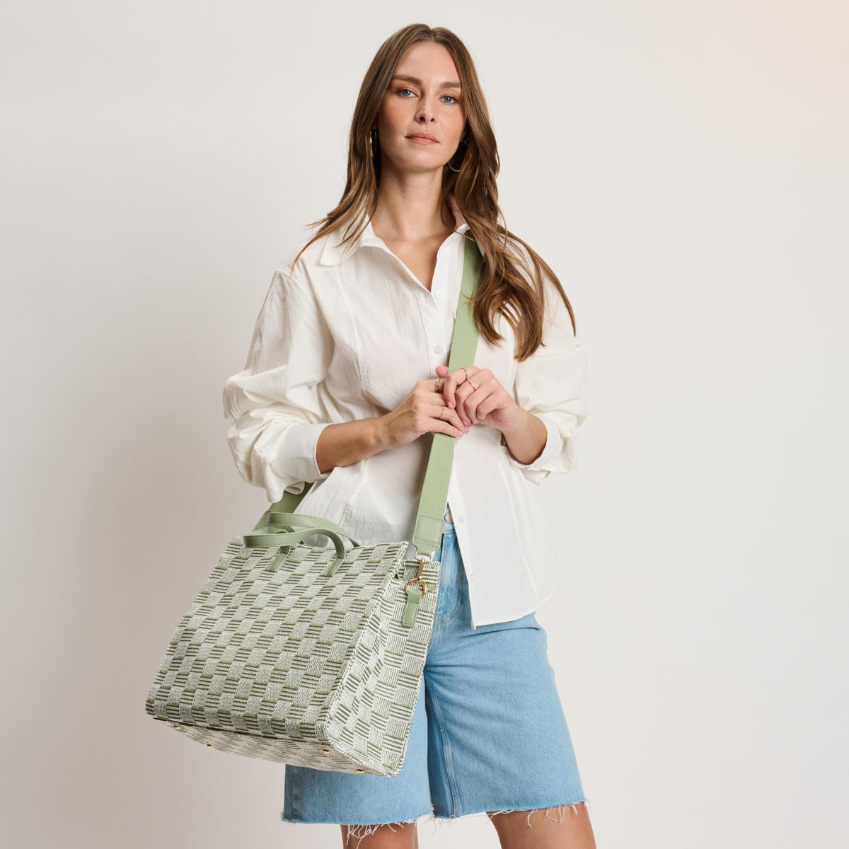 Woman wearing Sage Moda Luxe Camila Tote 842017140313 View 3 | Sage
