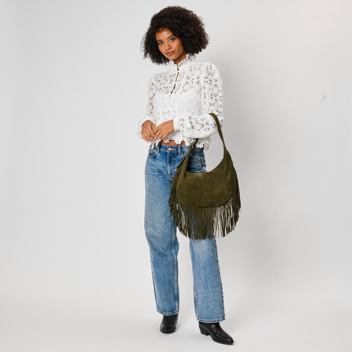 Woman wearing Olive Moda Luxe Reba Hobo 842017142355 View 4 | Olive