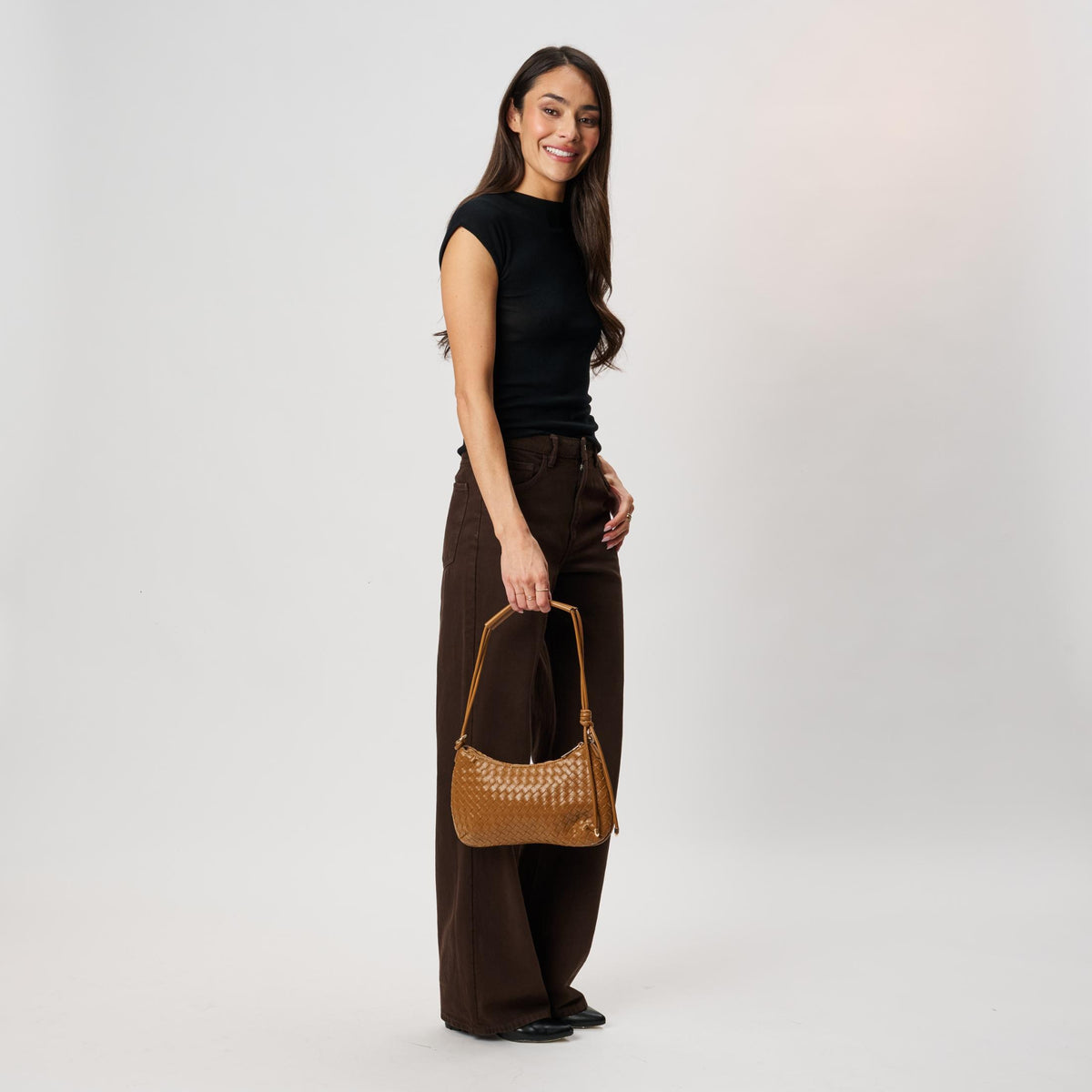 Woman wearing Camel Moda Luxe Cindy Shoulder Bag 842017142706 View 4 | Camel