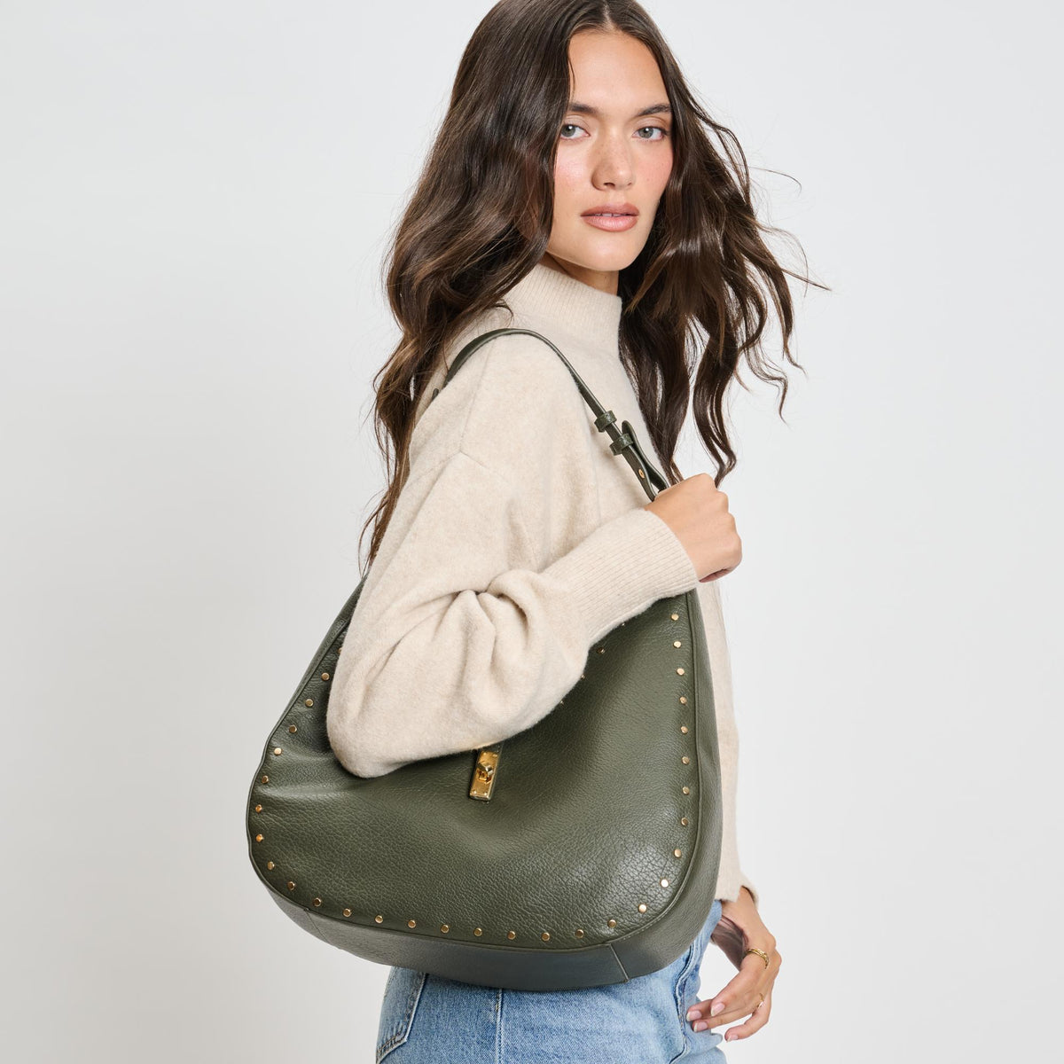 Woman wearing Forest Moda Luxe Oliva Hobo 842017136156 View 2 | Forest