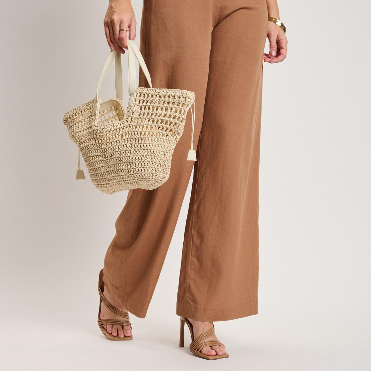 Woman wearing Ivory Moda Luxe Sofia Tote 842017141013 View 4 | Ivory