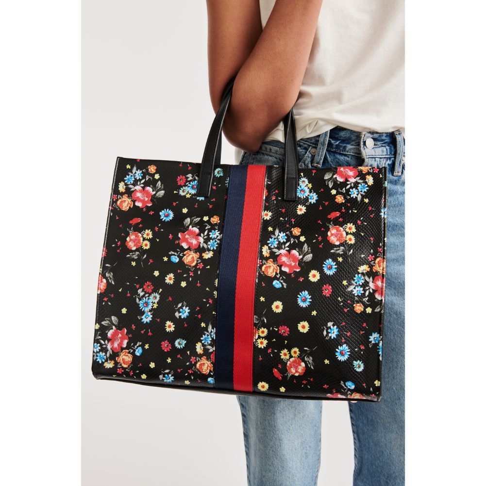 Woman wearing Black Moda Luxe Julian Print Tote 842017118503 View 2 | Black