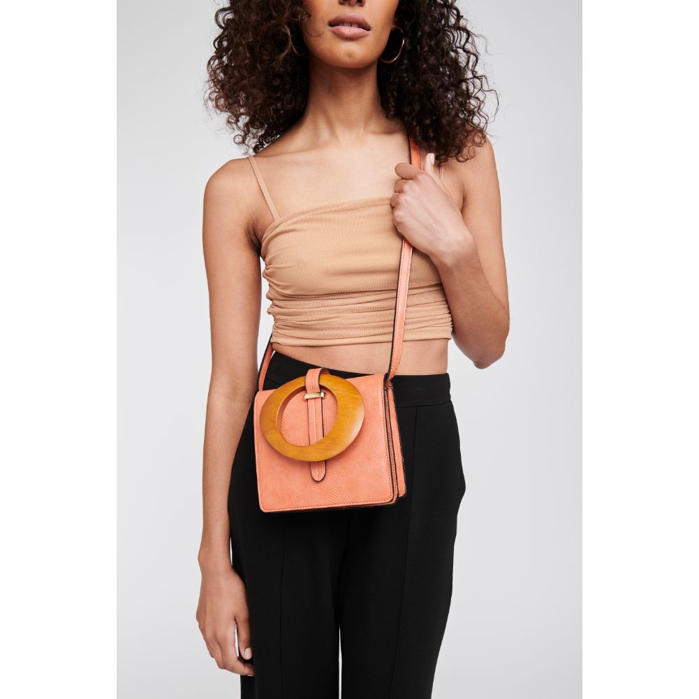 Woman wearing Mandarin Moda Luxe Callie Crossbody 842017123927 View 1 | Mandarin
