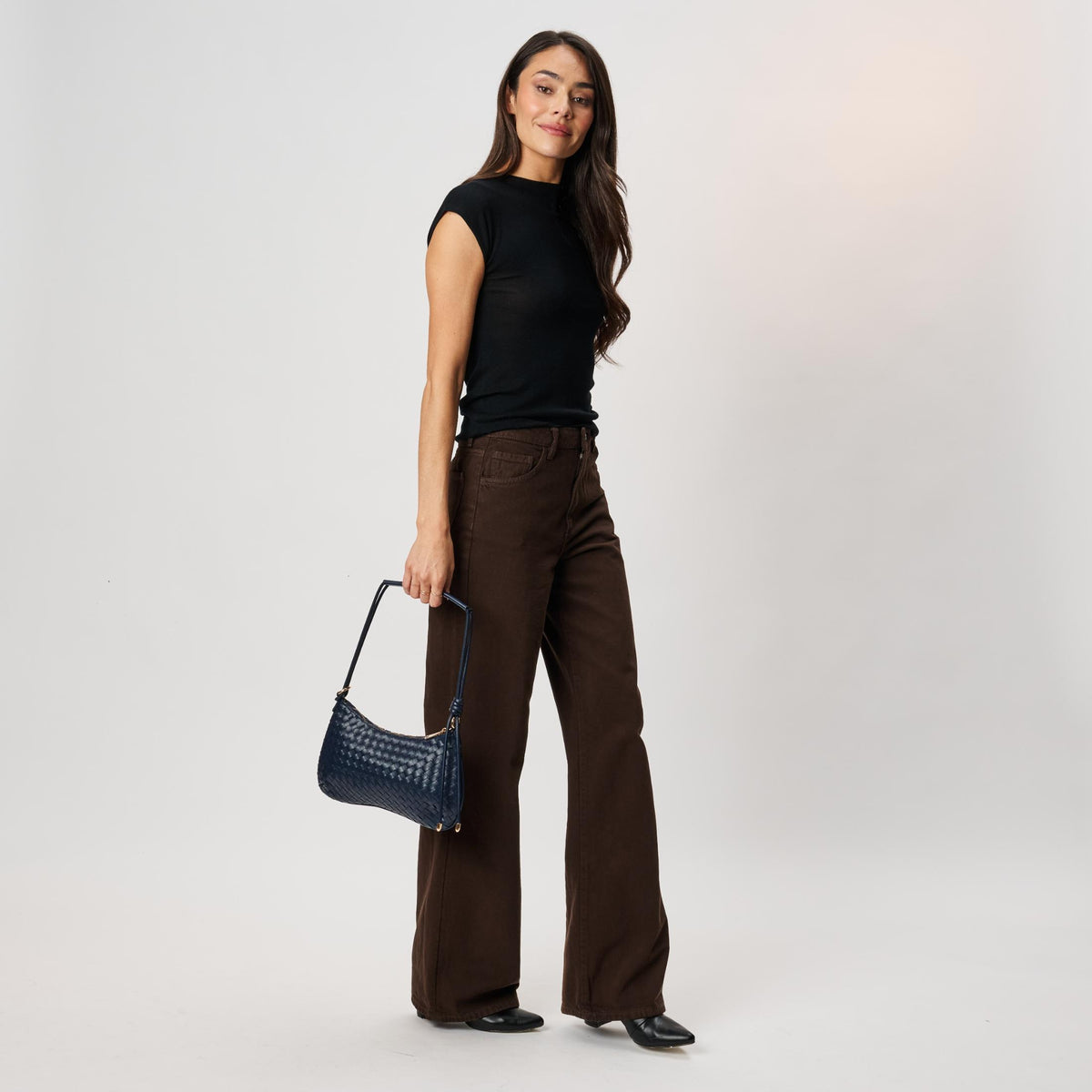Woman wearing Midnight Moda Luxe Cindy Shoulder Bag 842017142683 View 4 | Midnight