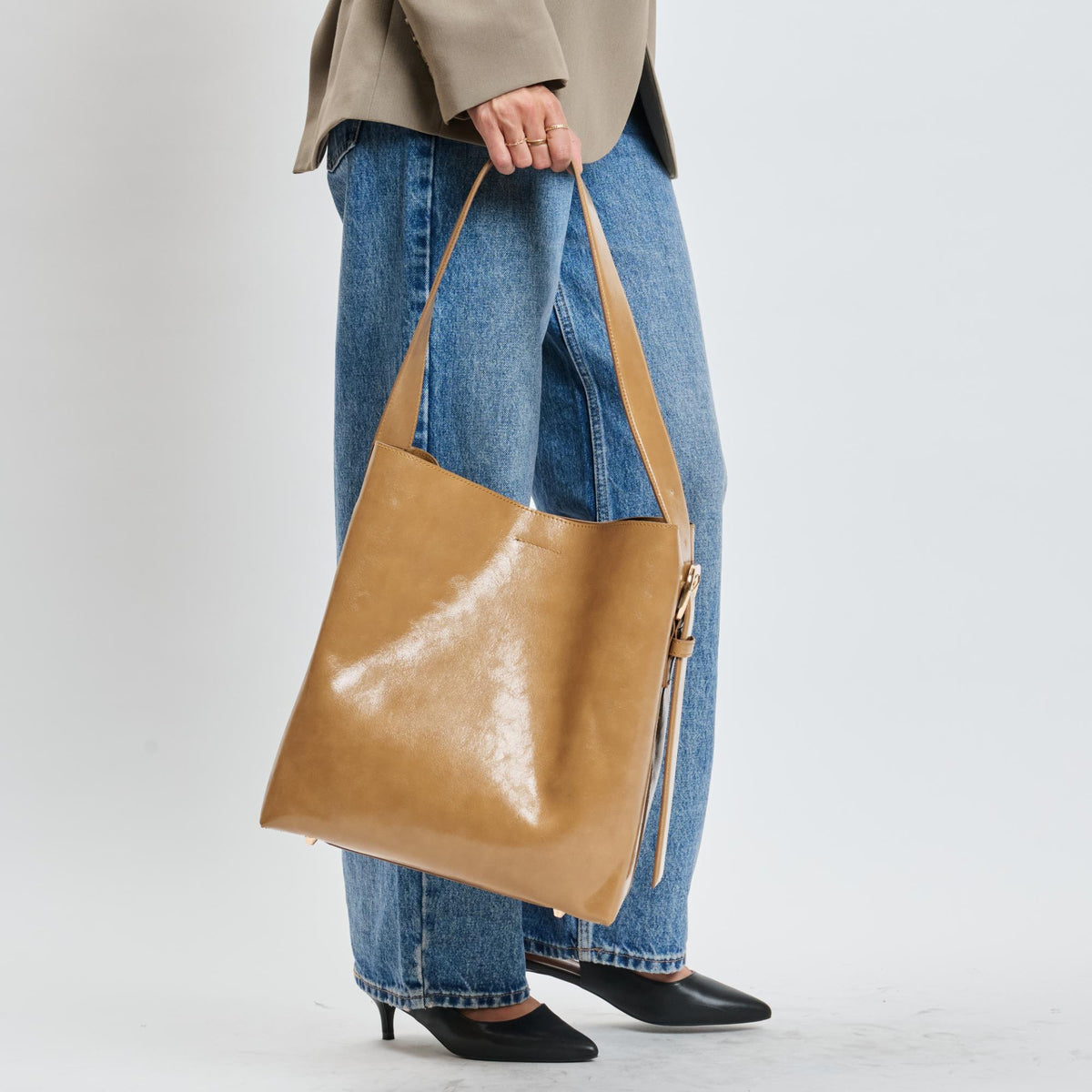 Woman wearing Camel Sol and Selene Brooke Bucket 842017139539 View 4 | Camel