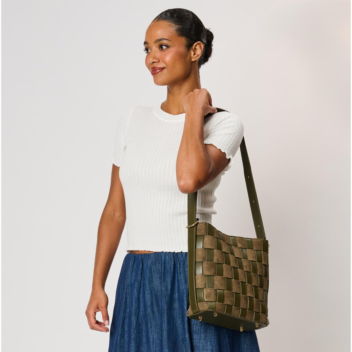 Woman wearing Olive Moda Luxe Naomi Bucket 842017142669 View 1 | Olive