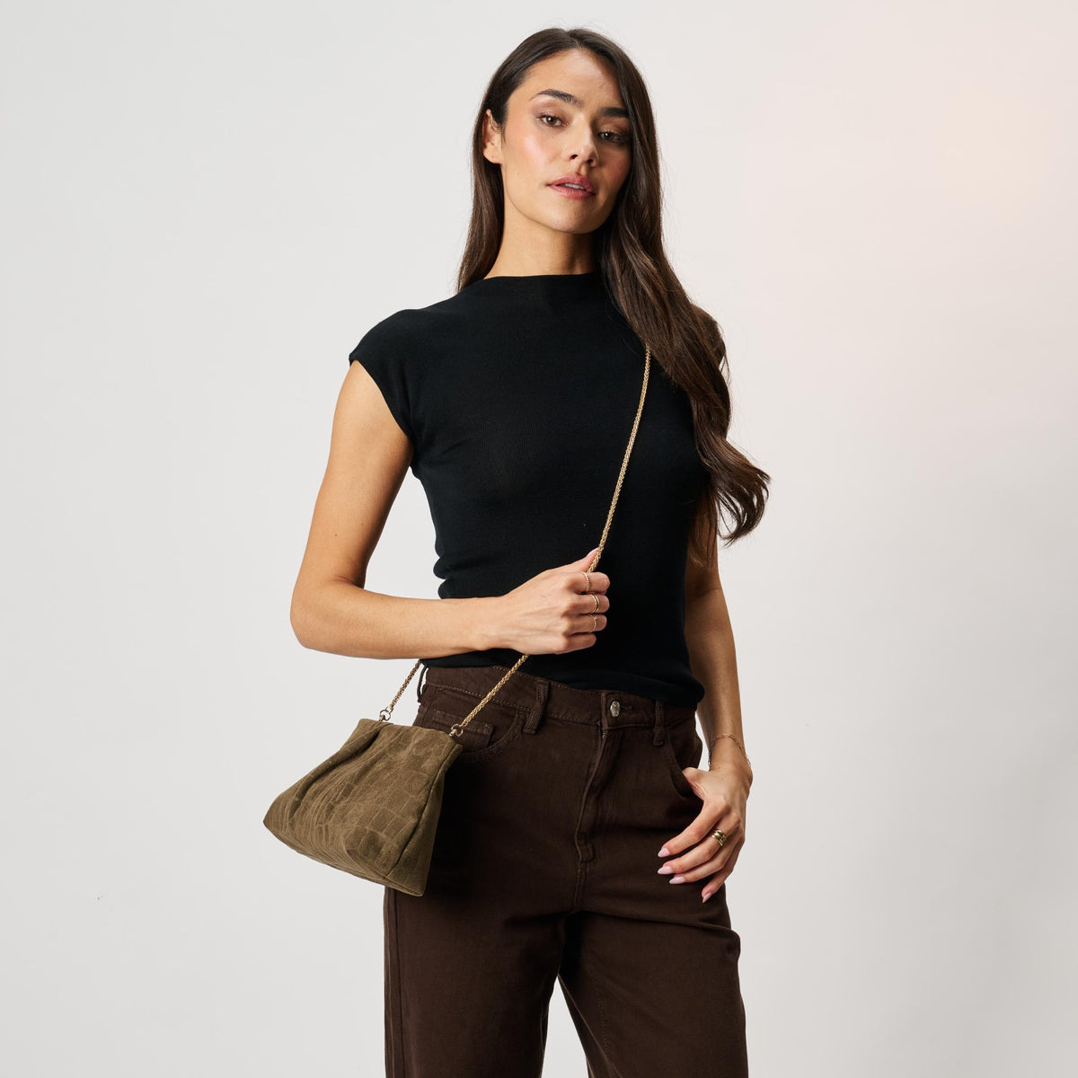 Woman wearing Olive Moda Luxe Elva Croco Clutch 842017142263 View 3 | Olive