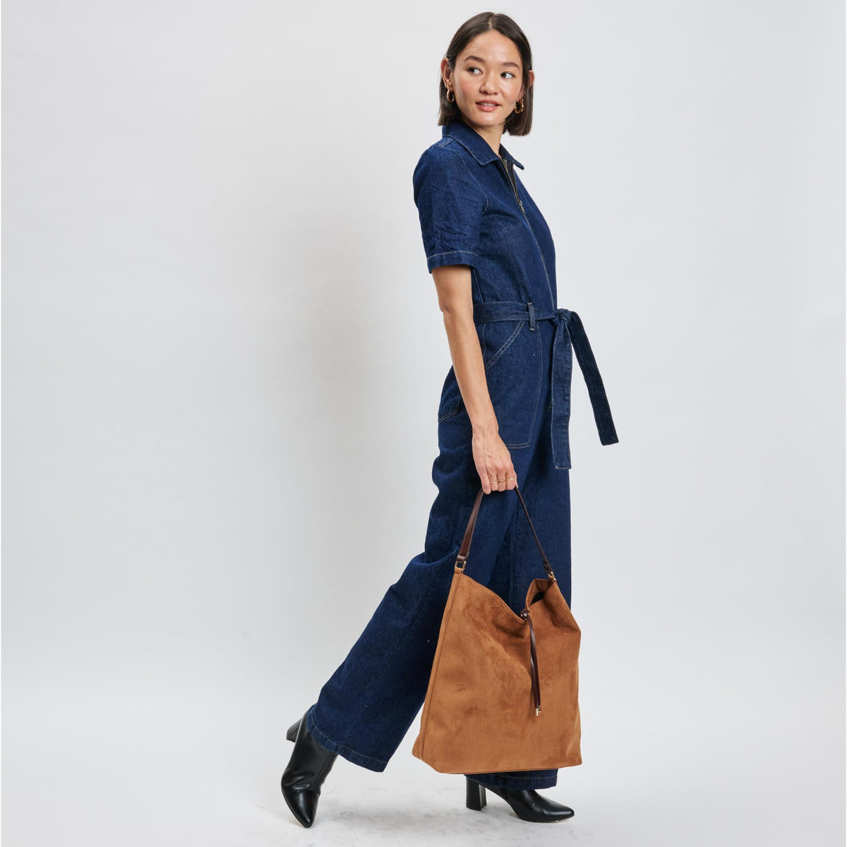 Woman wearing Cognac Moda Luxe Felicity Hobo 842017139362 View 3 | Cognac