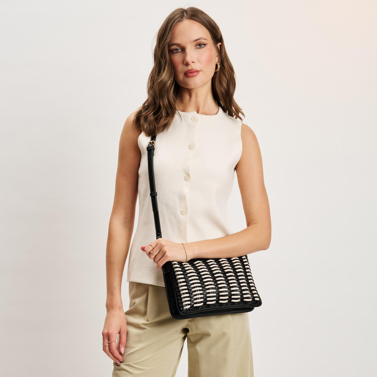 Woman wearing Black Ivory Moda Luxe Maggie Crossbody 842017141297 View 3 | Black Ivory