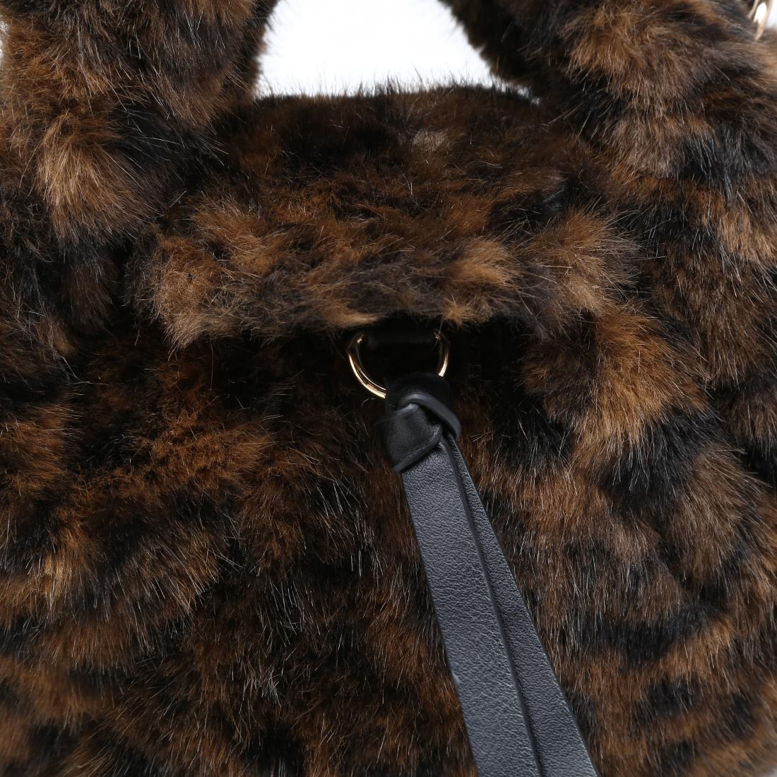 Moda Luxe Wynter Crossbody 842017142584 View 8 | Leopard
