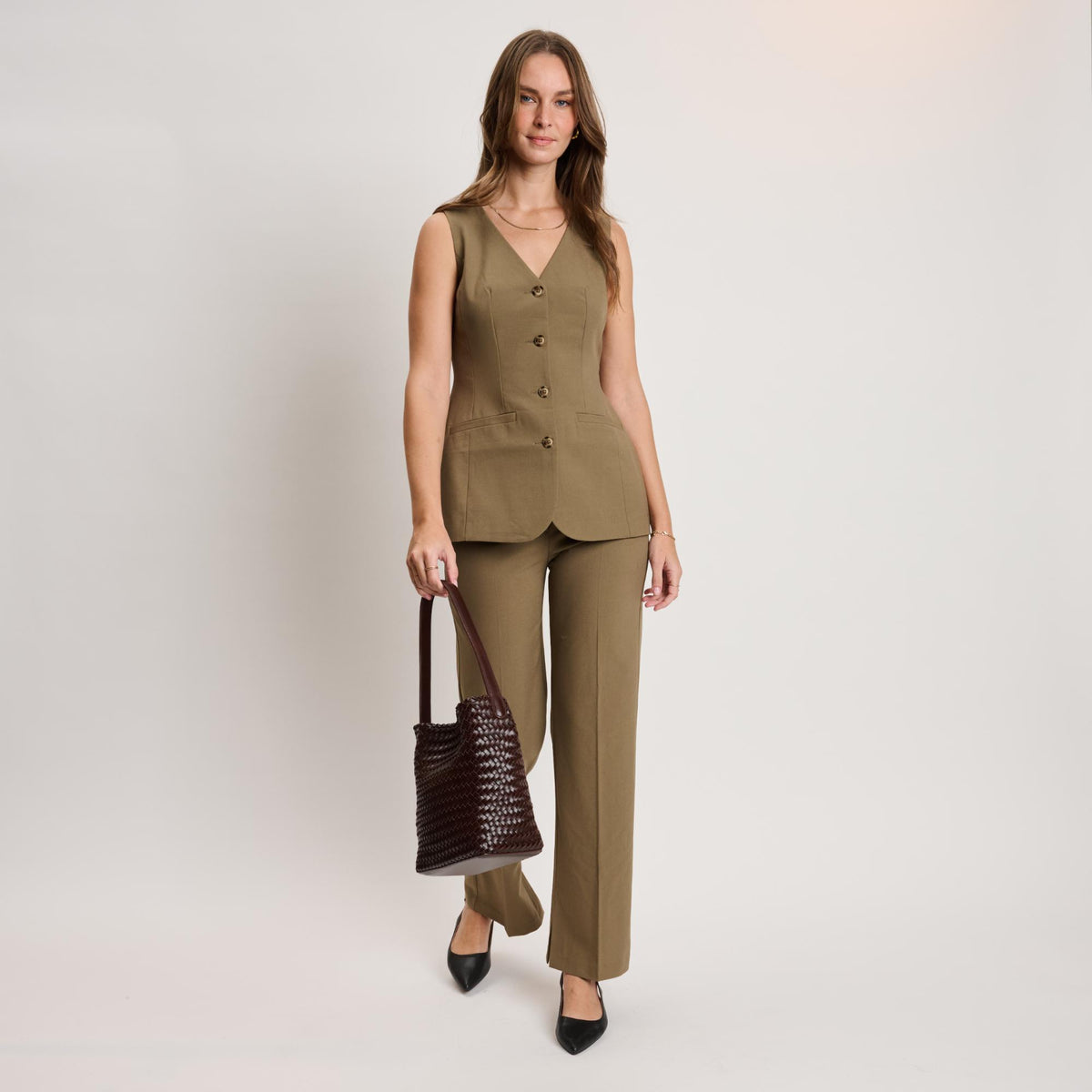 Woman wearing Espresso Moda Luxe Viva Tote 842017140917 View 3 | Espresso