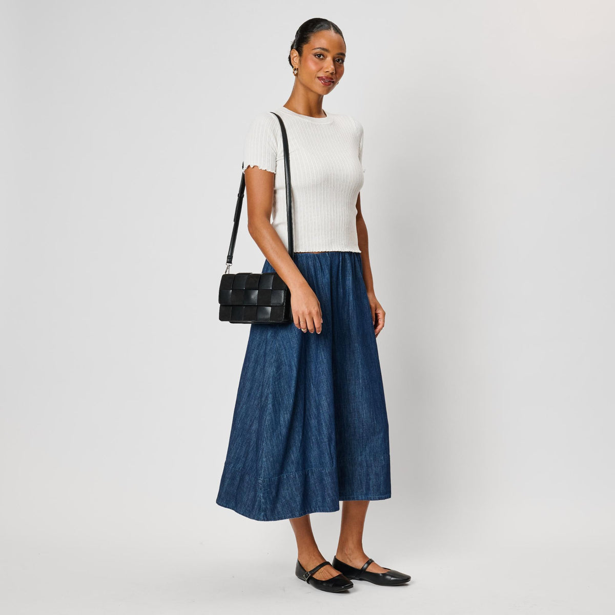 Woman wearing Black Moda Luxe Tanya Crossbody 842017142911 View 4 | Black