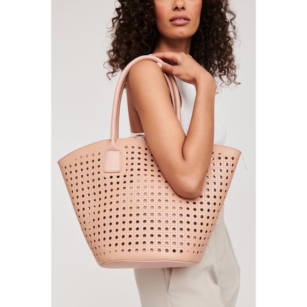 Woman wearing Nude Moda Luxe Palmas Tote 842017123750 View 2 | Nude