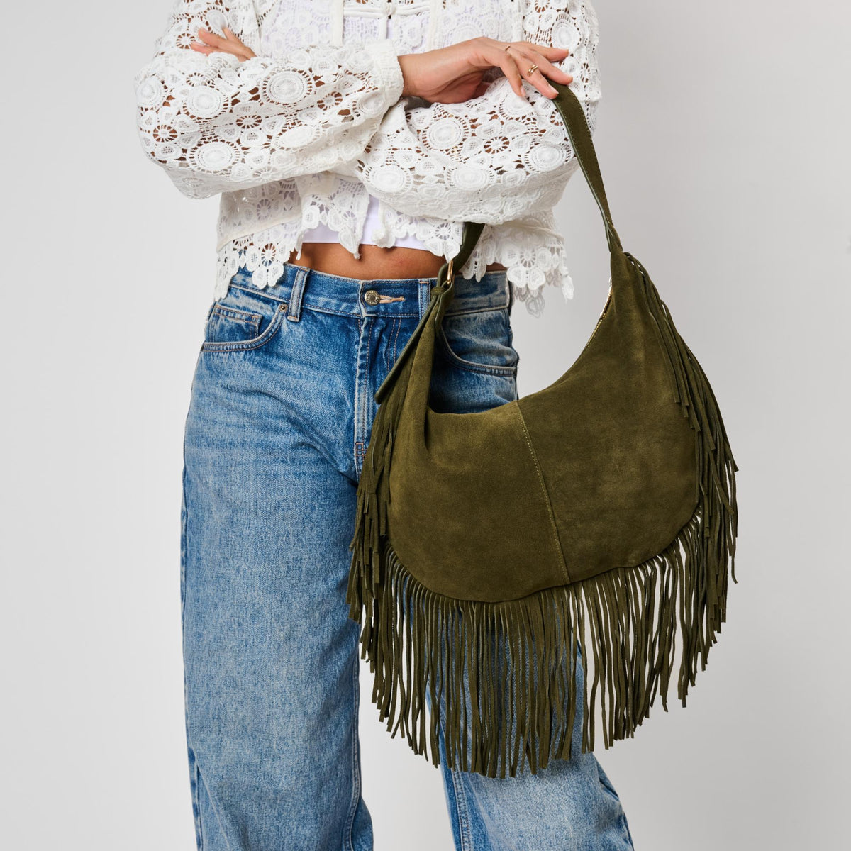 Woman wearing Olive Moda Luxe Reba Hobo 842017142355 View 1 | Olive