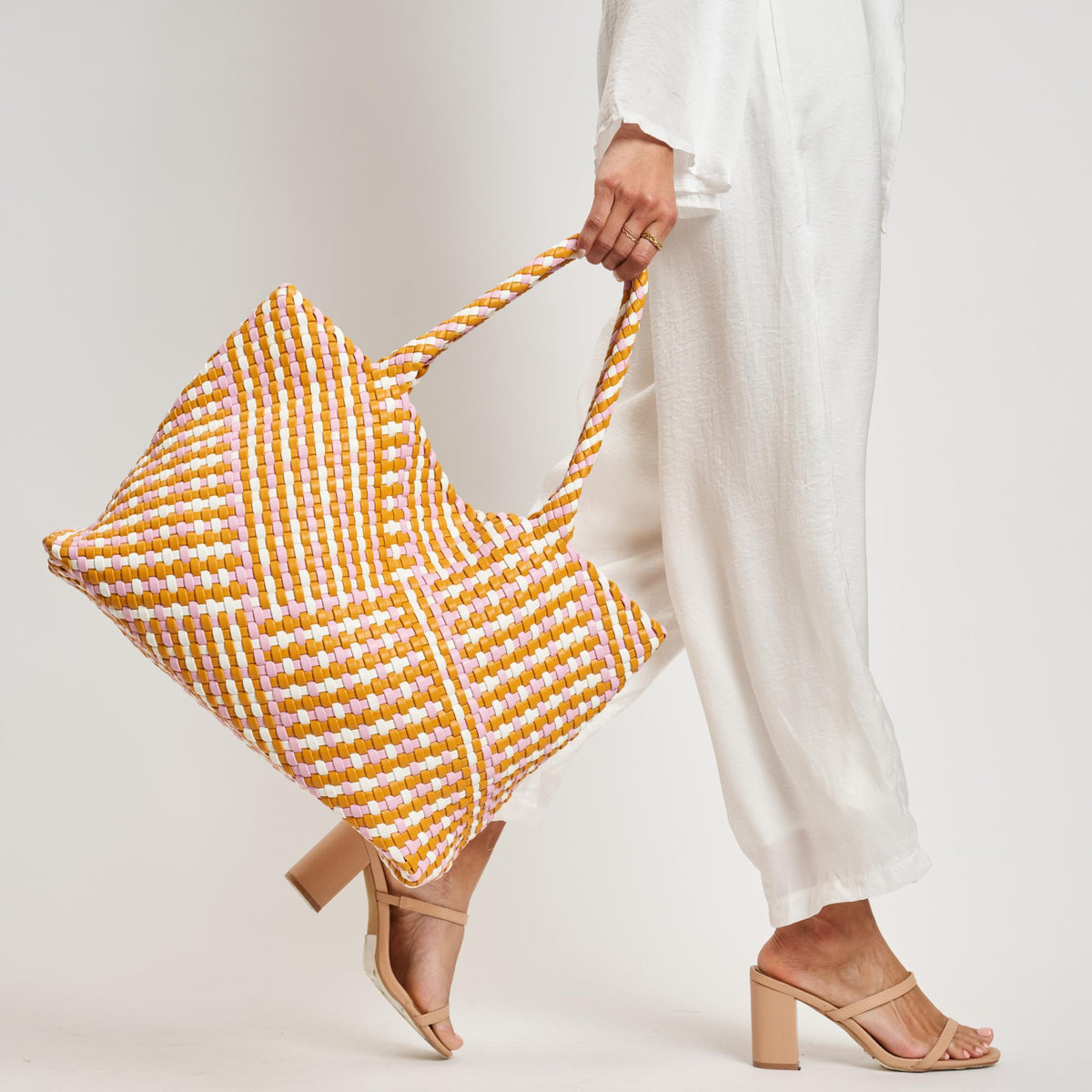 Woman wearing Multi Moda Luxe Solana Tote 842017137238 View 4 | Multi