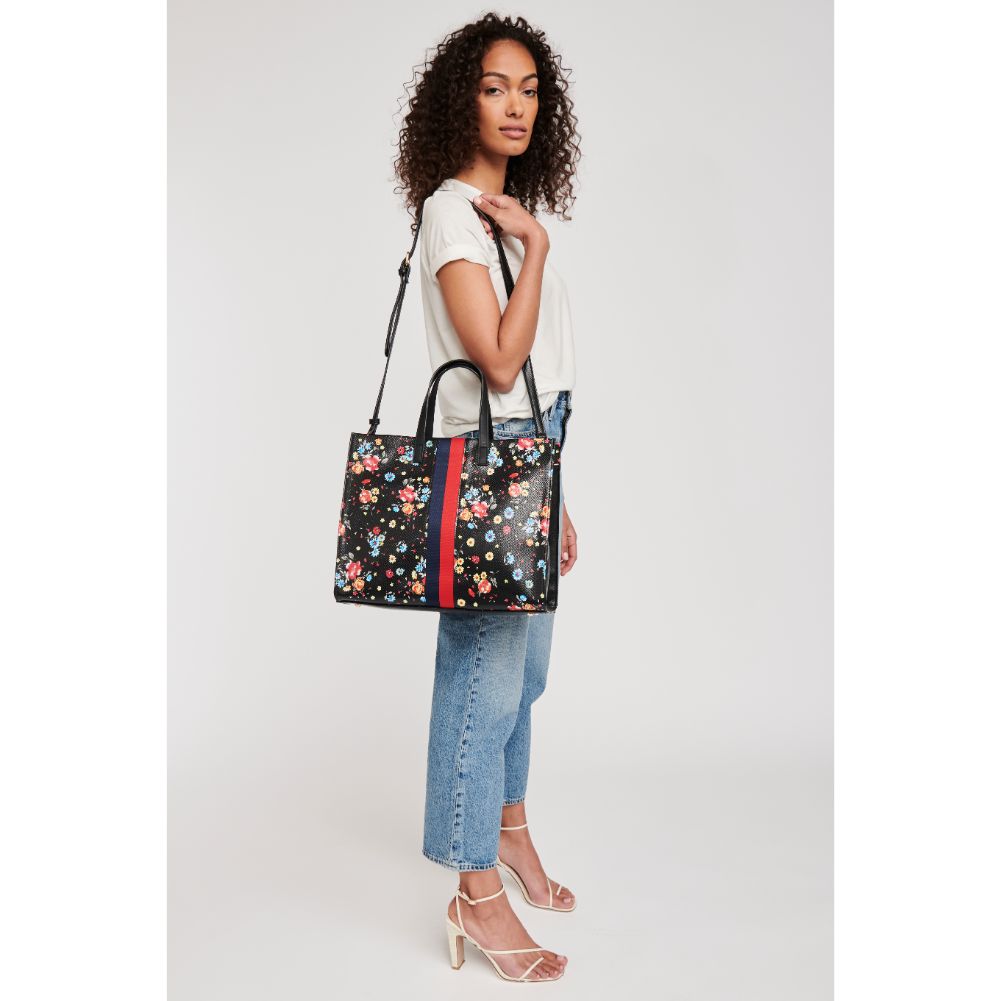 Woman wearing Black Moda Luxe Julian Print Tote 842017118503 View 4 | Black