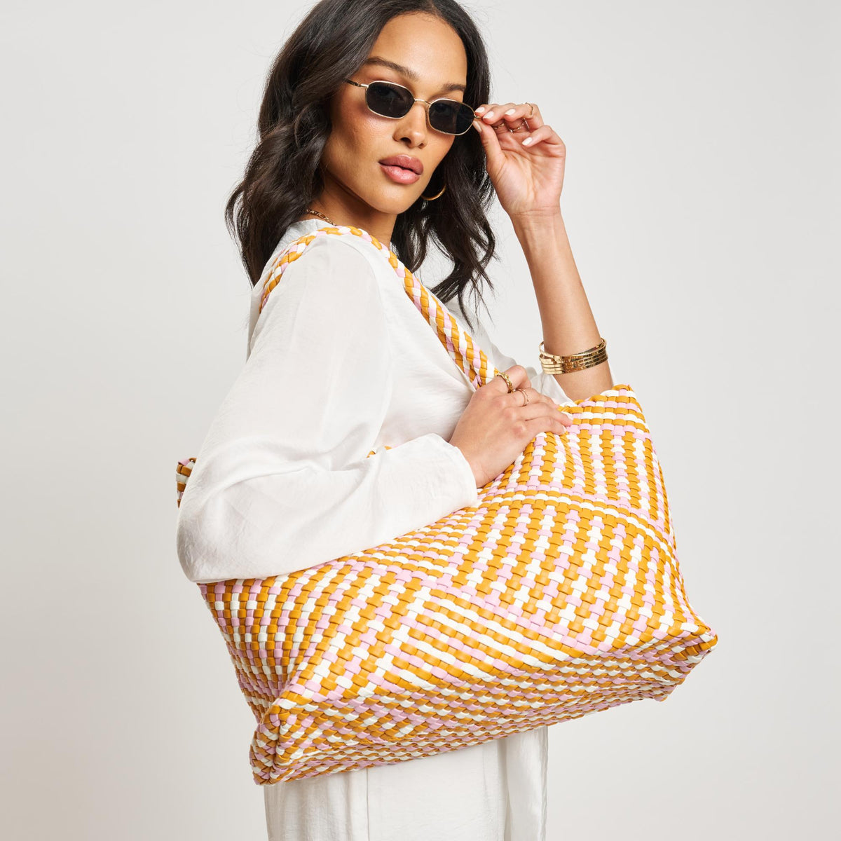 Woman wearing Multi Moda Luxe Solana Tote 842017137238 View 2 | Multi