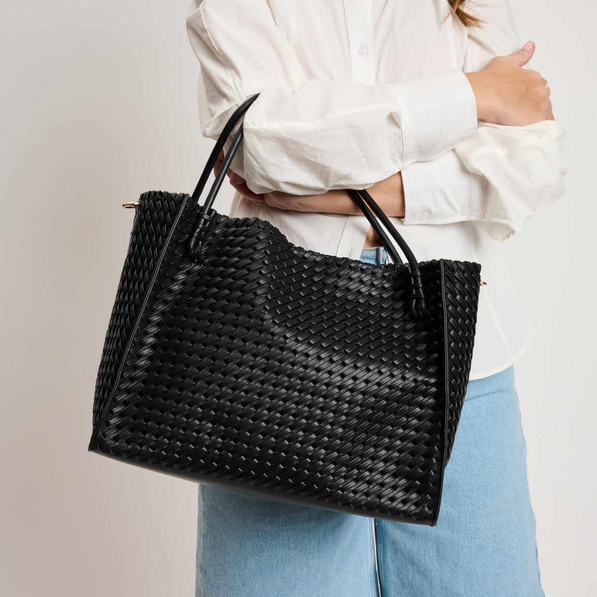Woman wearing Black Moda Luxe Jackie Tote 842017140818 View 3 | Black