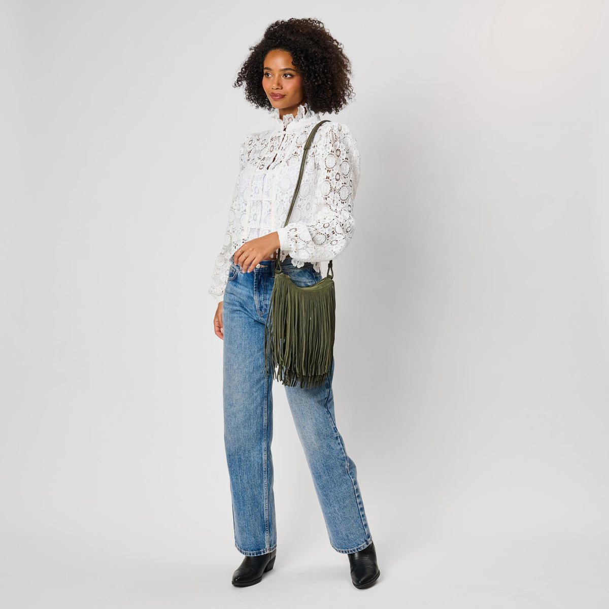 Woman wearing Olive Moda Luxe Arizona Crossbody 842017142348 View 4 | Olive