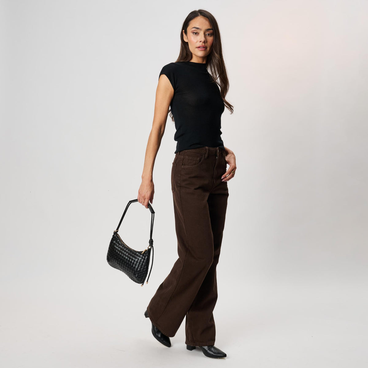 Woman wearing Black Moda Luxe Cindy Shoulder Bag 842017142676 View 4 | Black