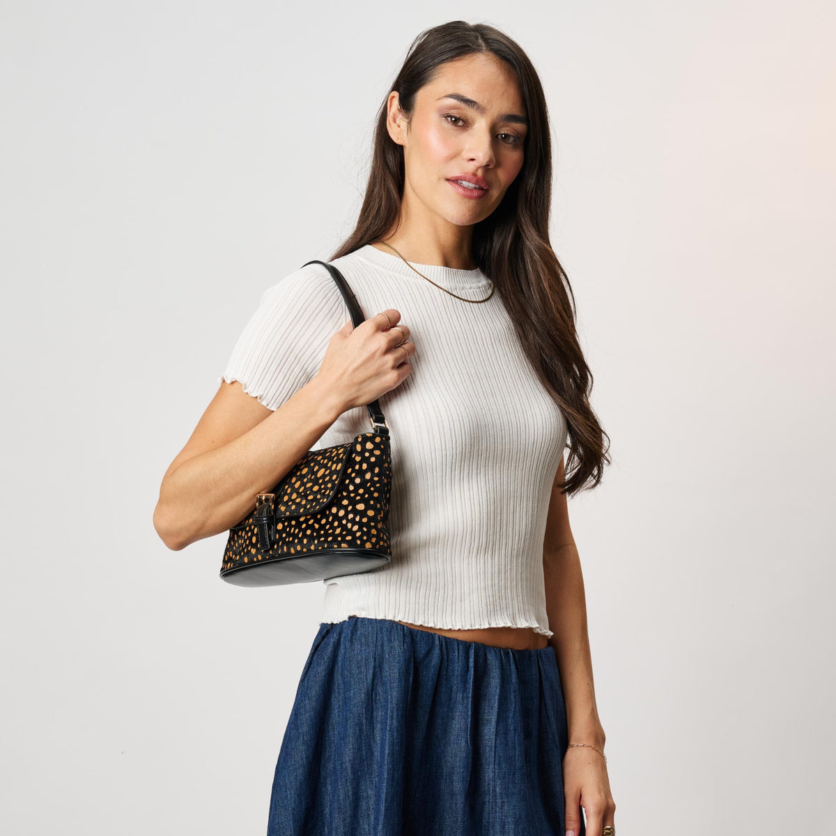 Woman wearing Black Tan Moda Luxe Urisa Shoulder Bag 842017142423 View 2 | Black Tan