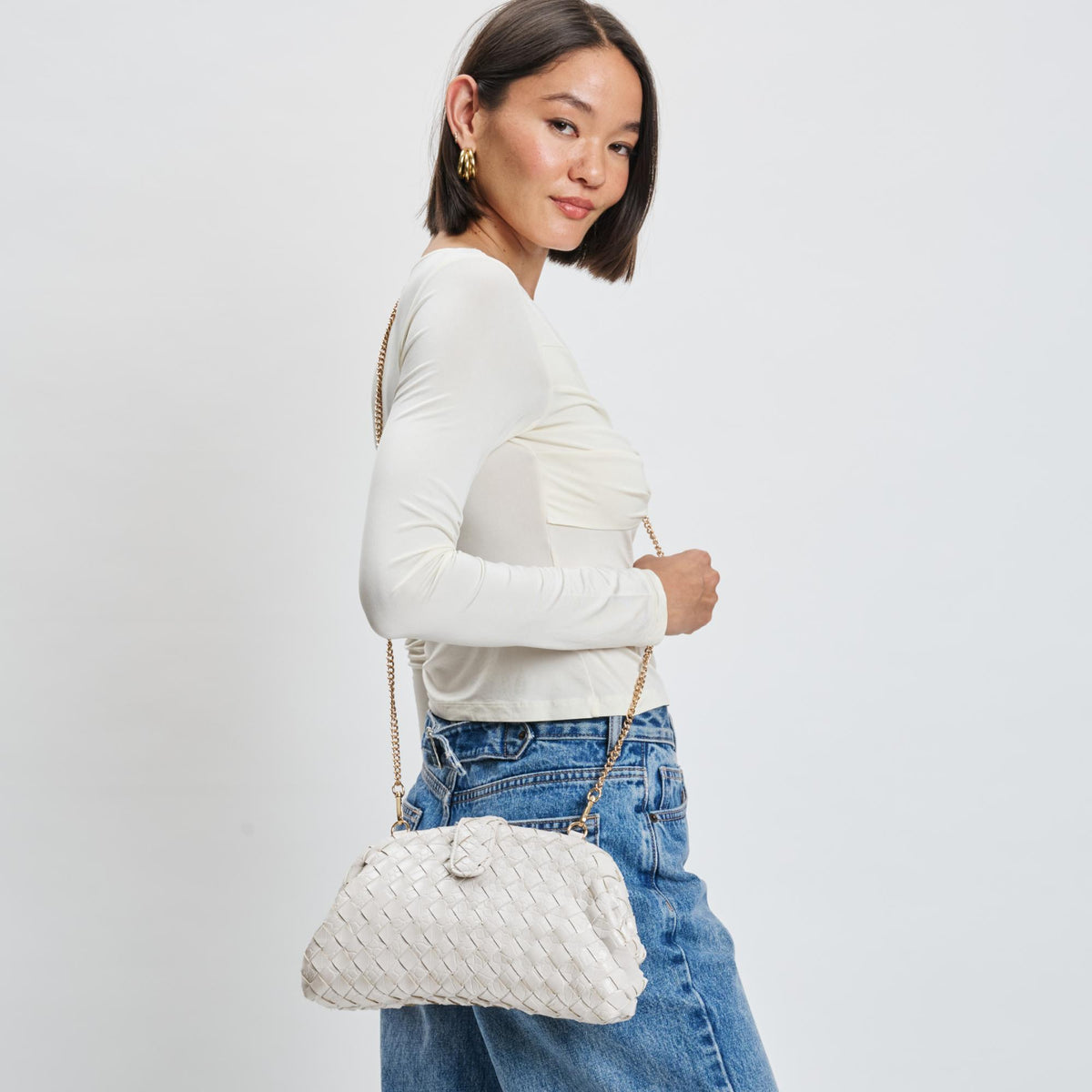 Woman wearing Oatmilk Moda Luxe GiGi Crossbody 842017139621 View 3 | Oatmilk