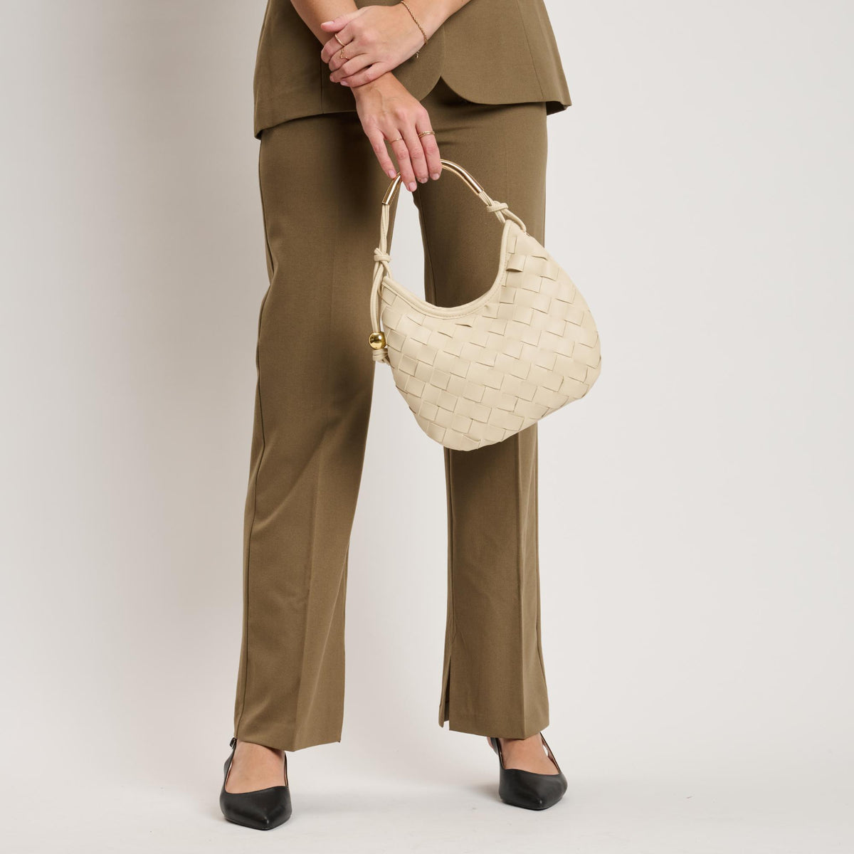 Woman wearing Oatmilk Moda Luxe Lucia Hobo 842017141228 View 2 | Oatmilk