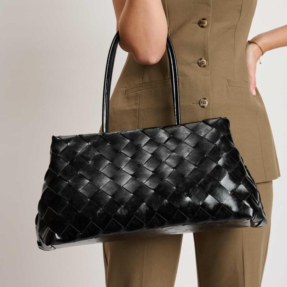 Woman wearing Black Moda Luxe Elsy Satchel 842017140931 View 4 | Black